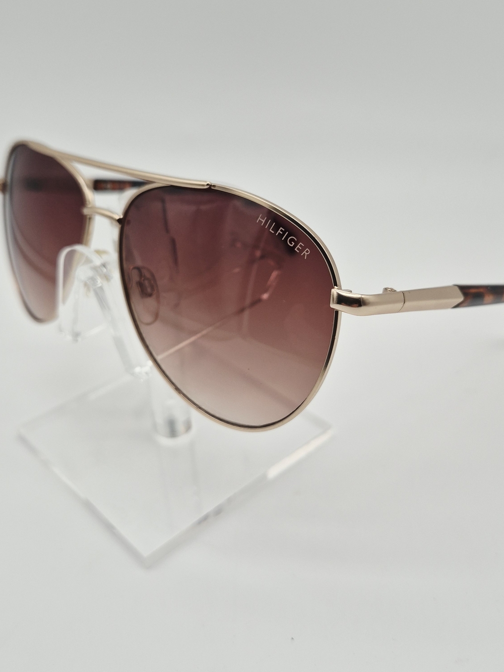 Tommy Hilfiger Men’s OL636 Gold Frame Brown Gradient Aviator Sunglasses